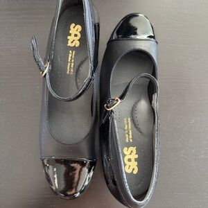 SAS Women's Black Patent Mary Jane Flats- New Without Tags